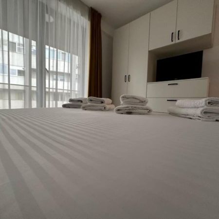 Escape Lounge Apartment Craiova Exterior photo